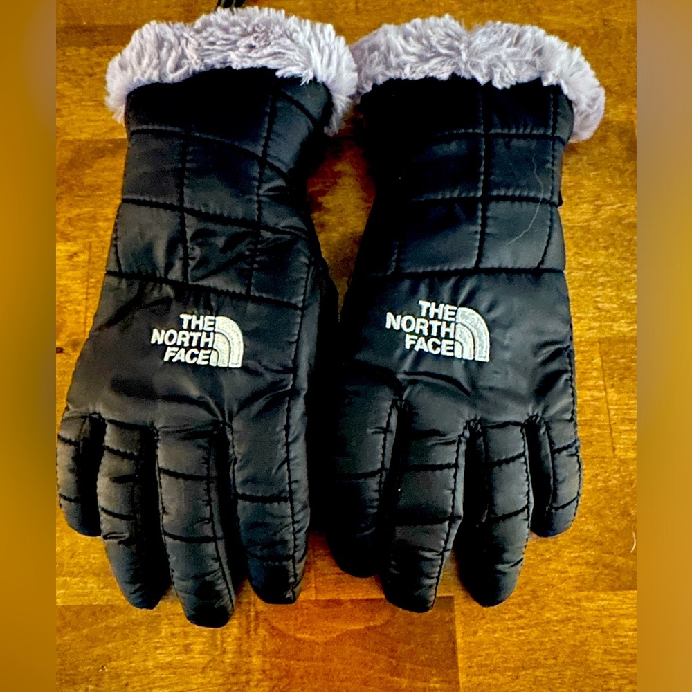 North Face Kids size Small, fleece lined winter gloves.